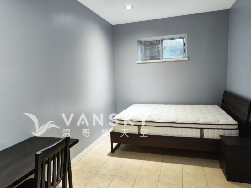260114001712_bedroom 1.jpg